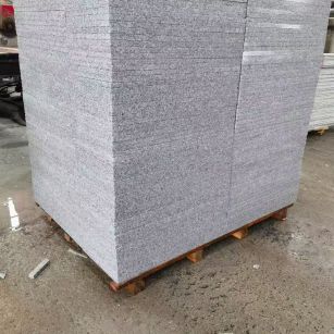 荆门 芝麻白火烧面1.8厚300*600地铺石，尺寸标准，厚薄均匀