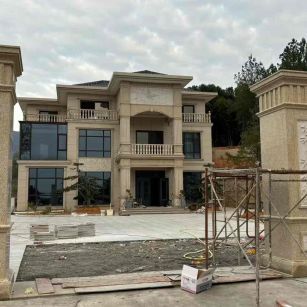 荆门 黄金麻花岗岩别墅雕花外墙干挂配上门口雕花罗马柱