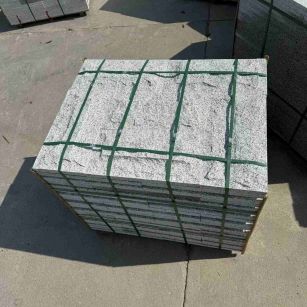 荆门 白麻花岗岩石材自然面蘑菇石成品