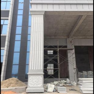 荆门 芝麻白光面花岗岩门楼大柱（罗马柱）配雕花底座