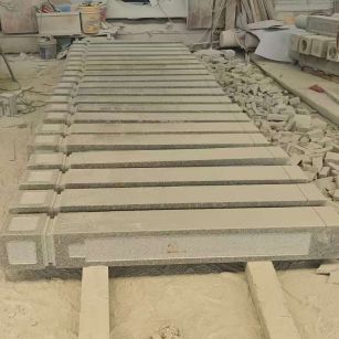 荆门 芝麻白异形加工雕刻-栏杆大柱，方柱