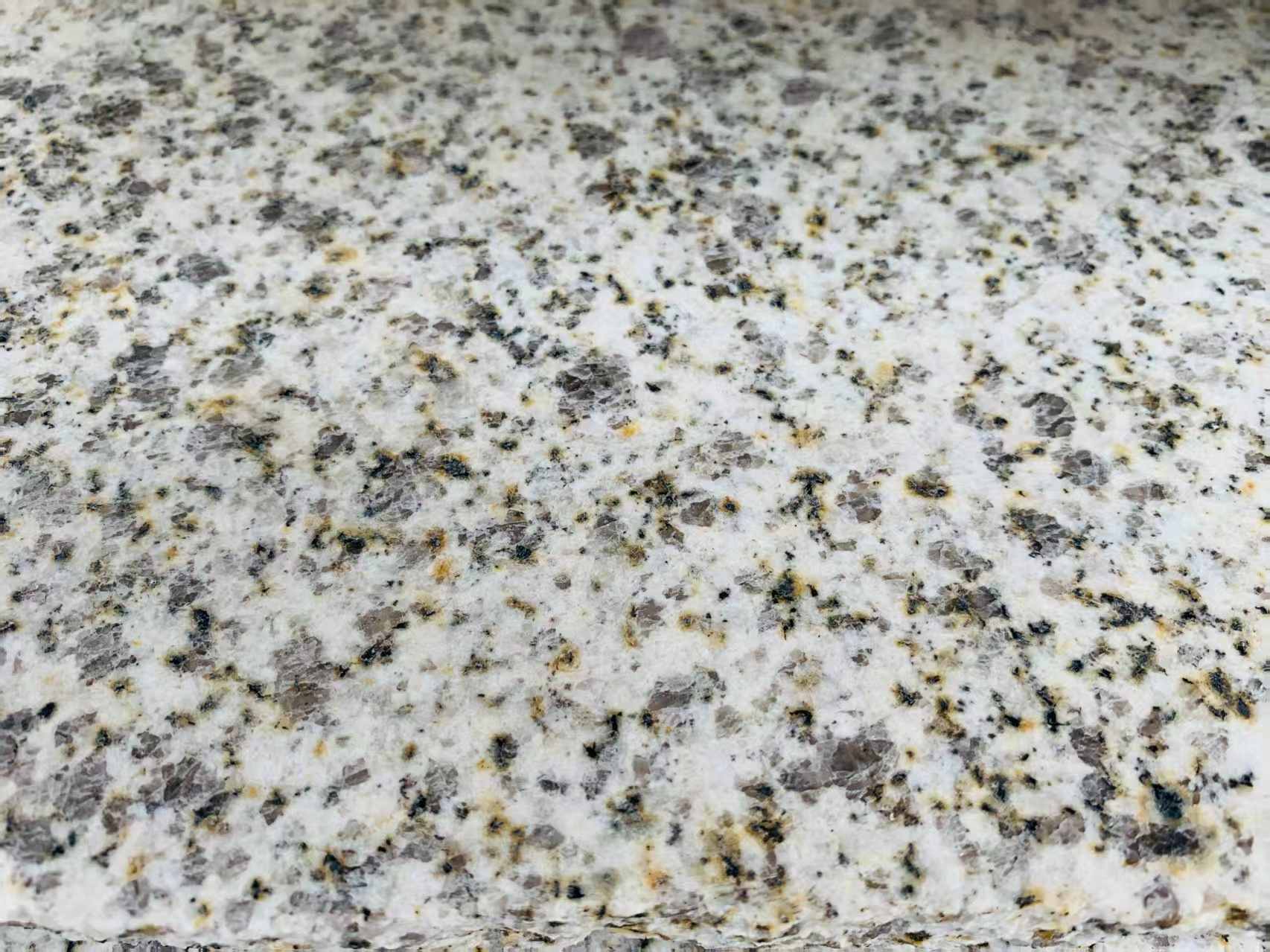 荆门 黄金麻花岗岩石材浅黄光面