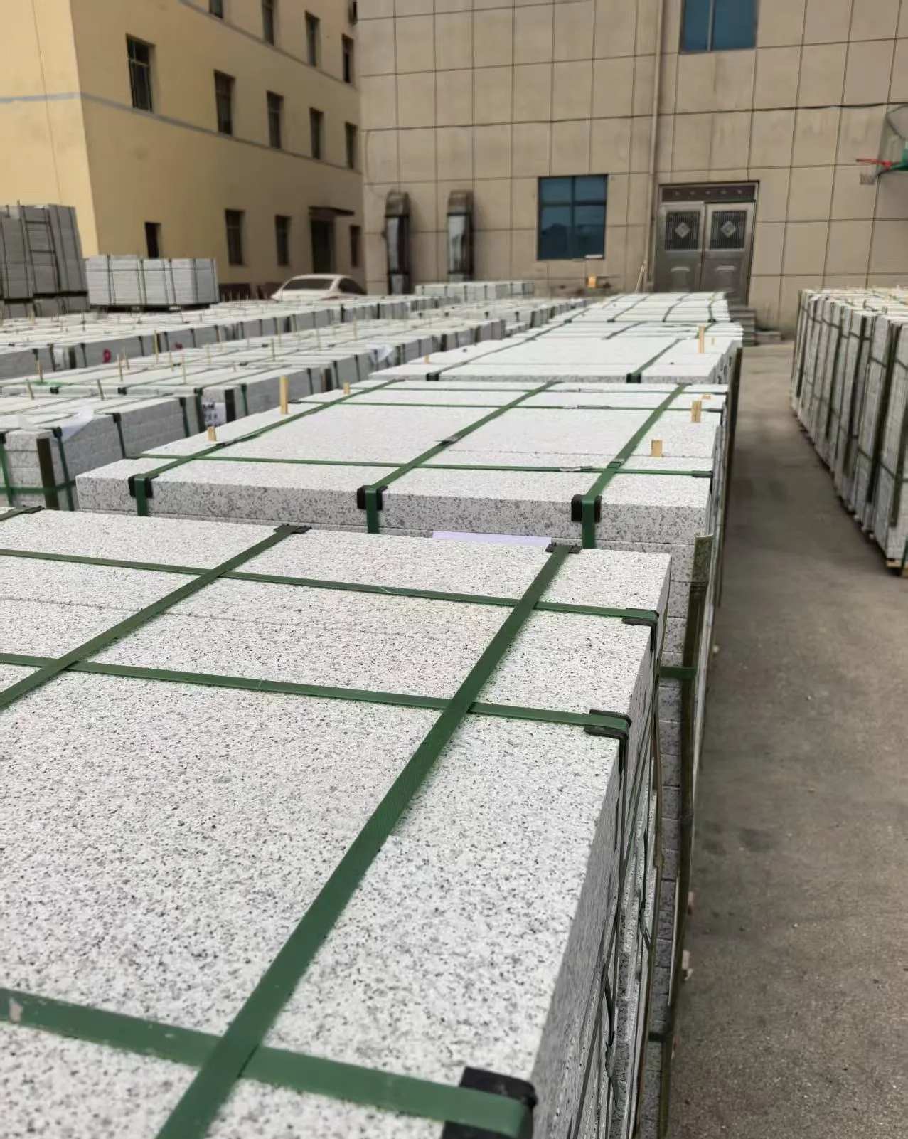 荆门 白麻花岗岩5.0公分荔枝面地铺石