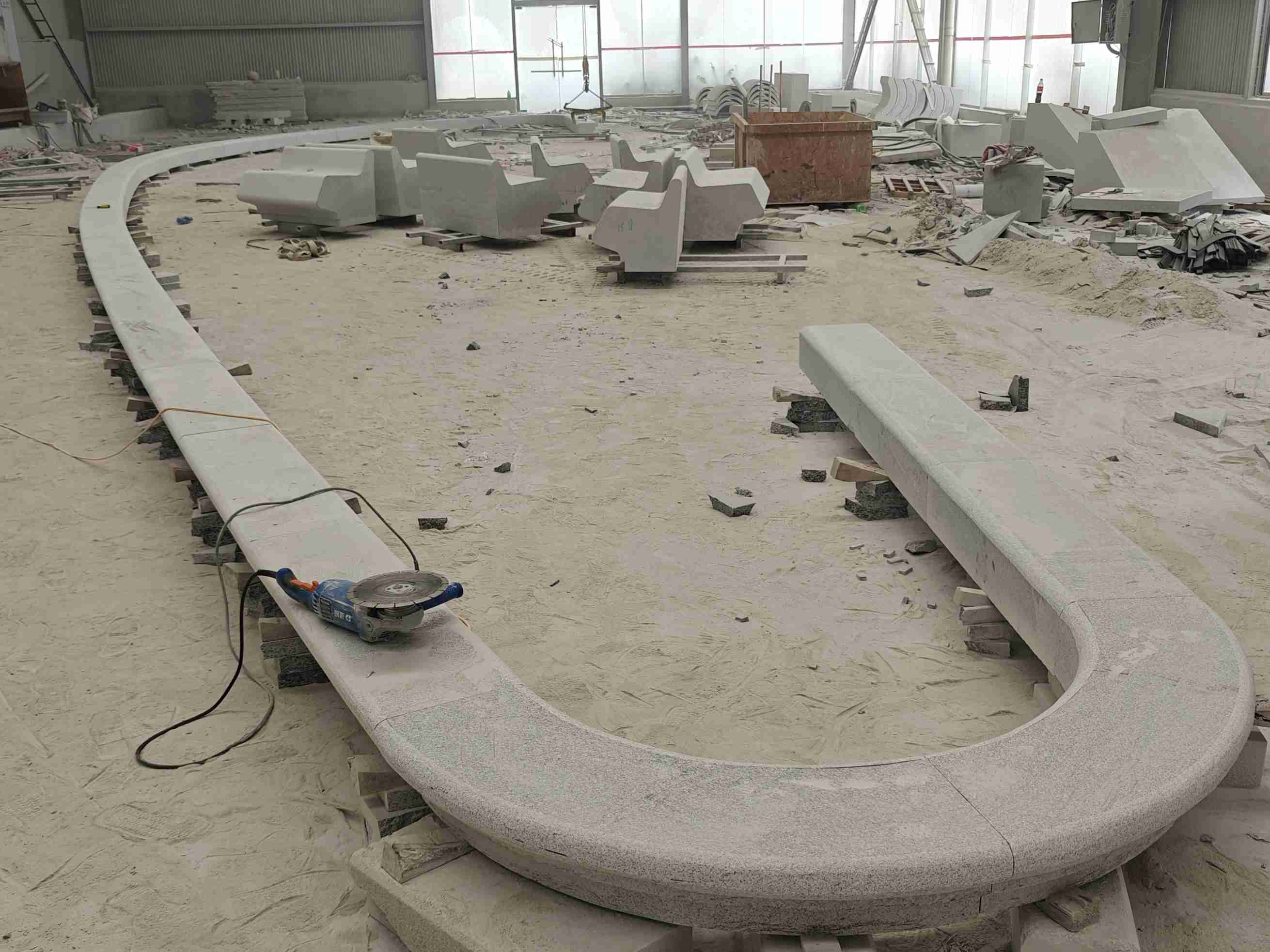 荆门 芝麻白花岗岩弧形花坛石，坐凳石