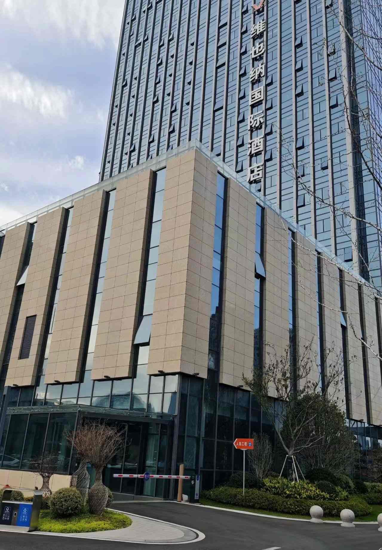 荆门 黄金麻花岗岩外墙干挂