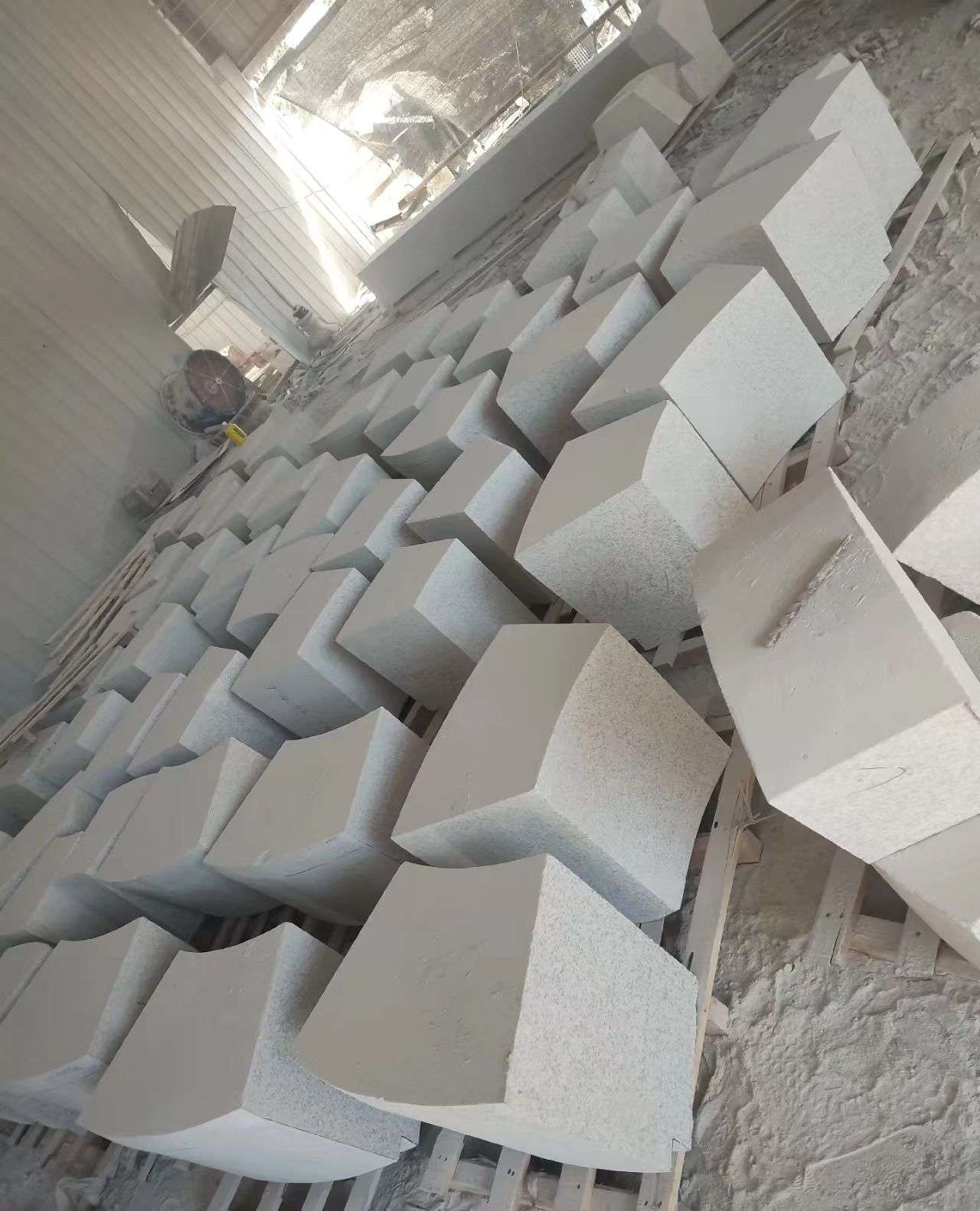 荆门 白麻花岗岩异形坐凳