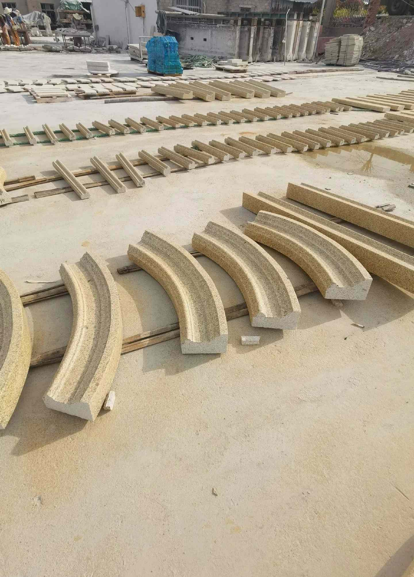 荆门 黄金麻花岗岩别墅线条