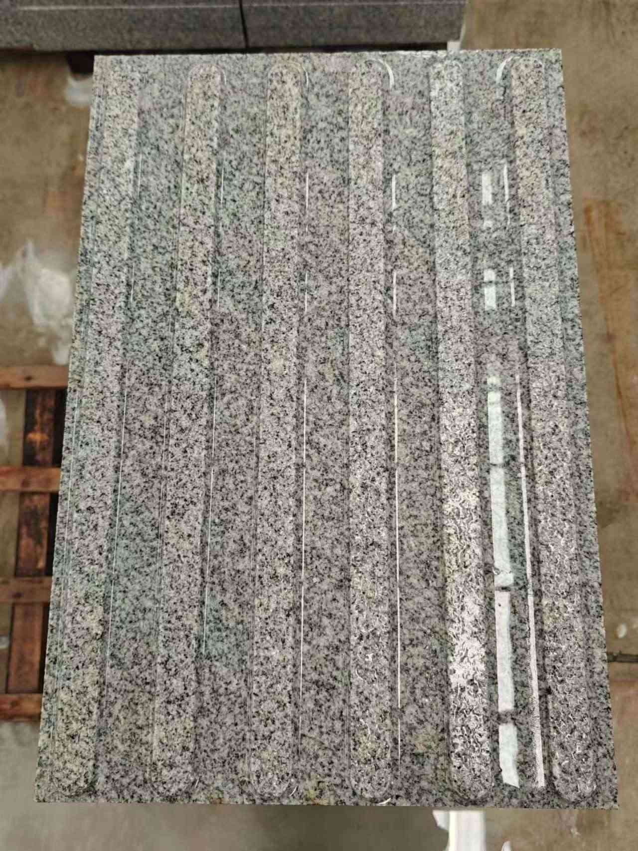 荆门 芝麻白花岗岩荔枝面雕刻盲道，盲条