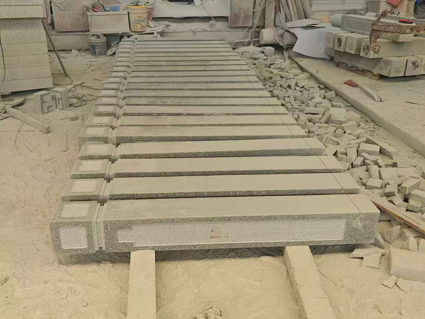 荆门 芝麻白异形加工雕刻-栏杆大柱，方柱