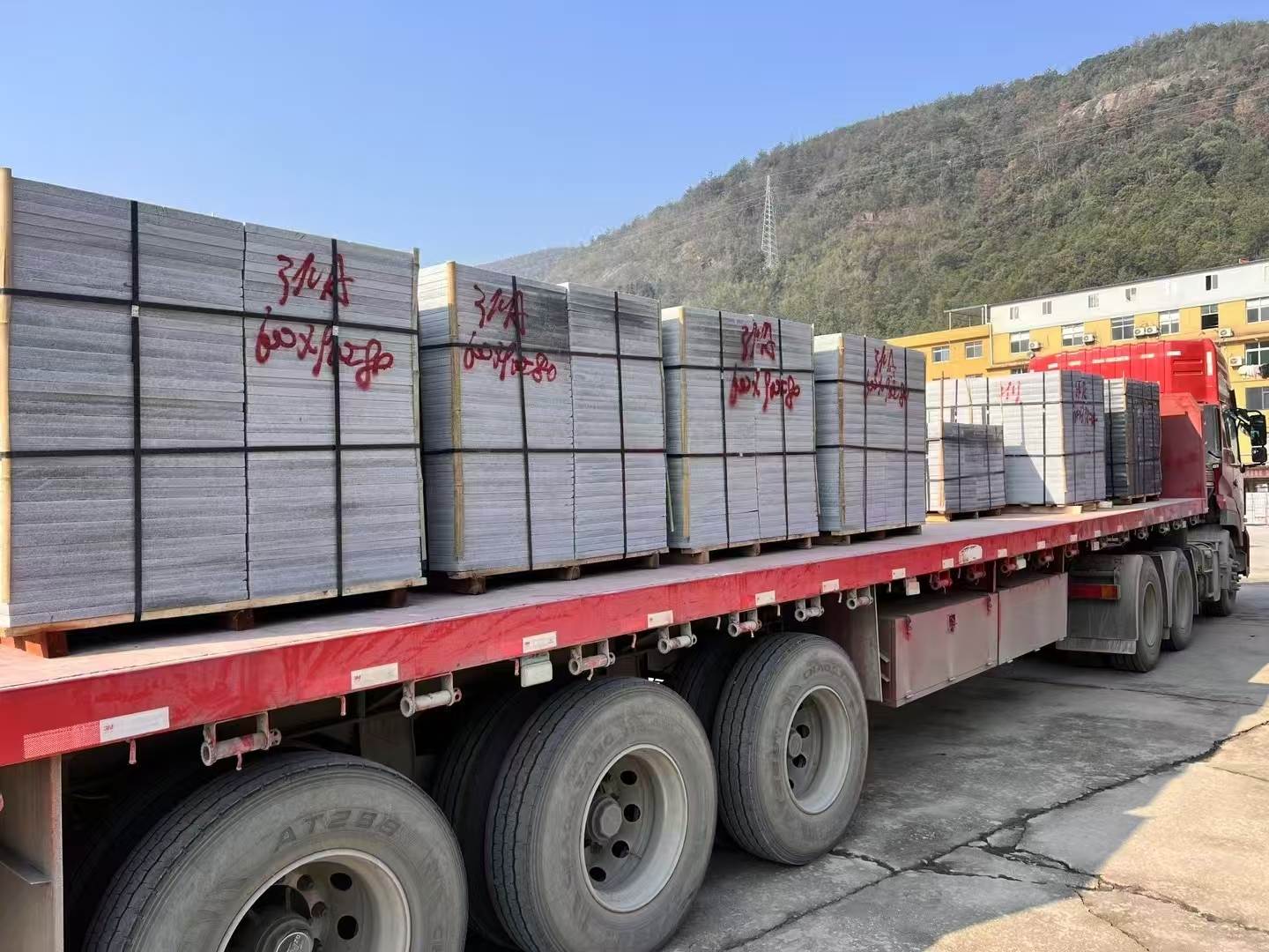 荆门 芝麻灰地铺石出货日常