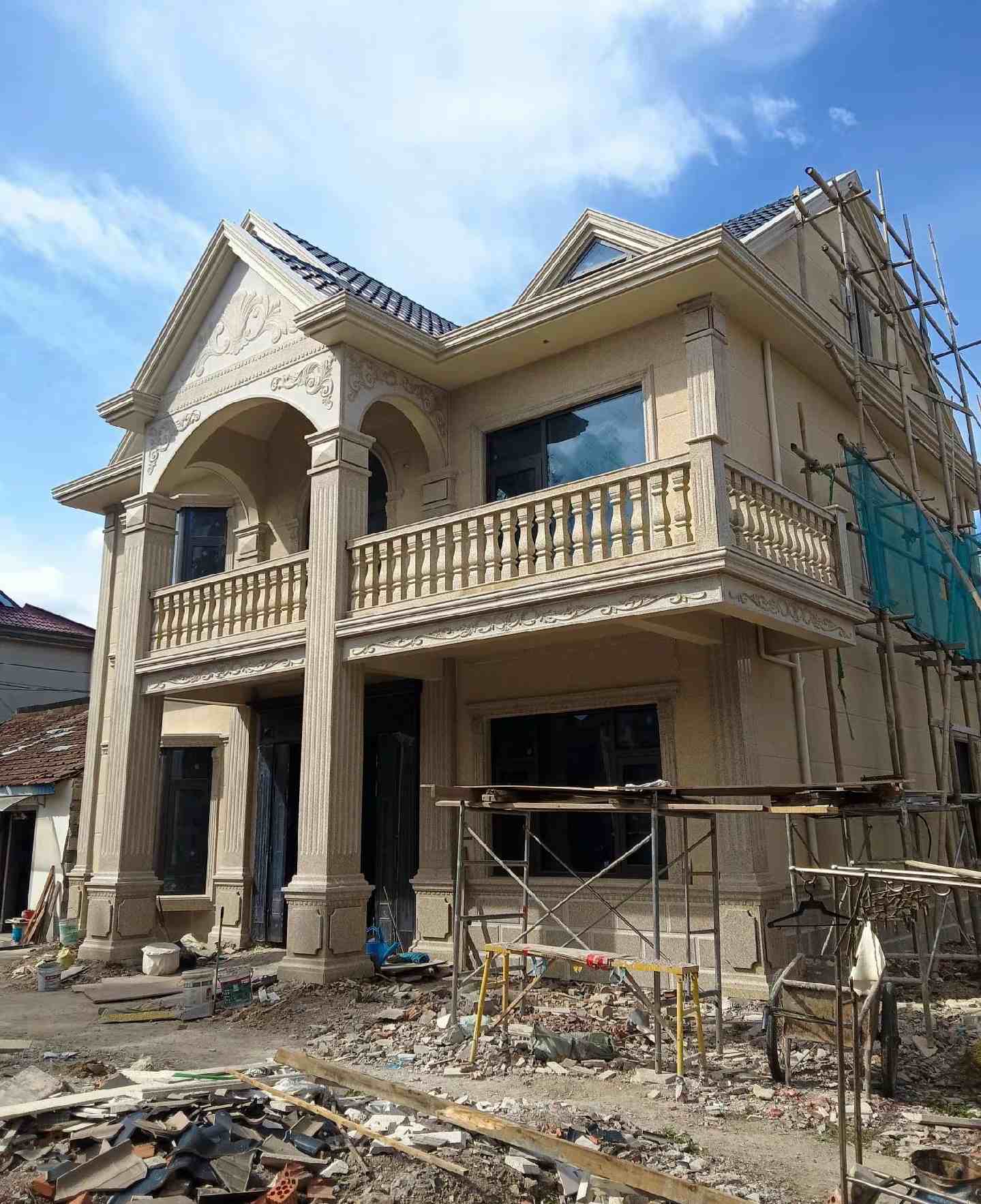 荆门 黄金麻花岗岩石材私人别墅雕花门楼柱阳台栏杆