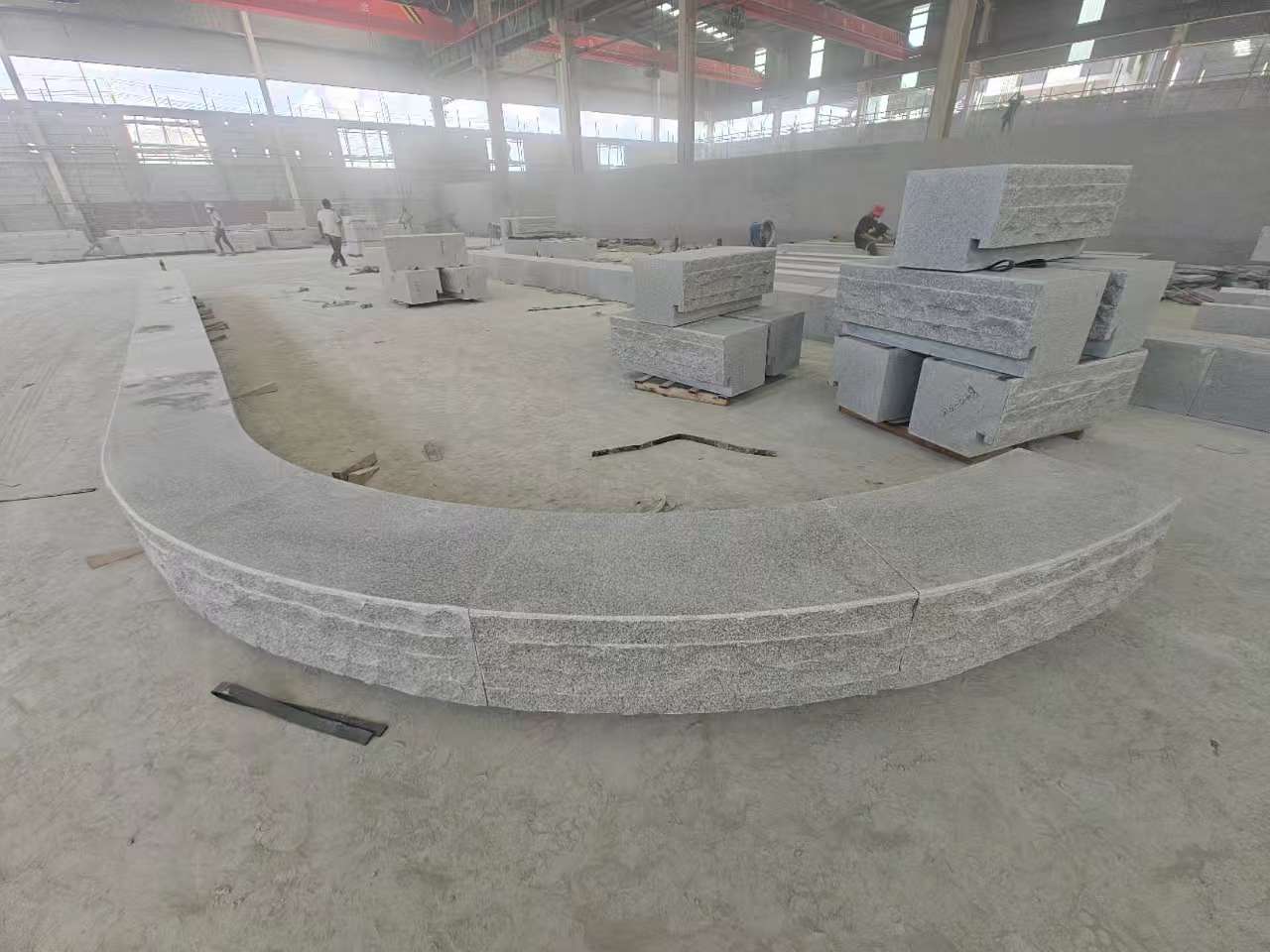 荆门 芝麻白异形坐凳，自然面光面弧形加工