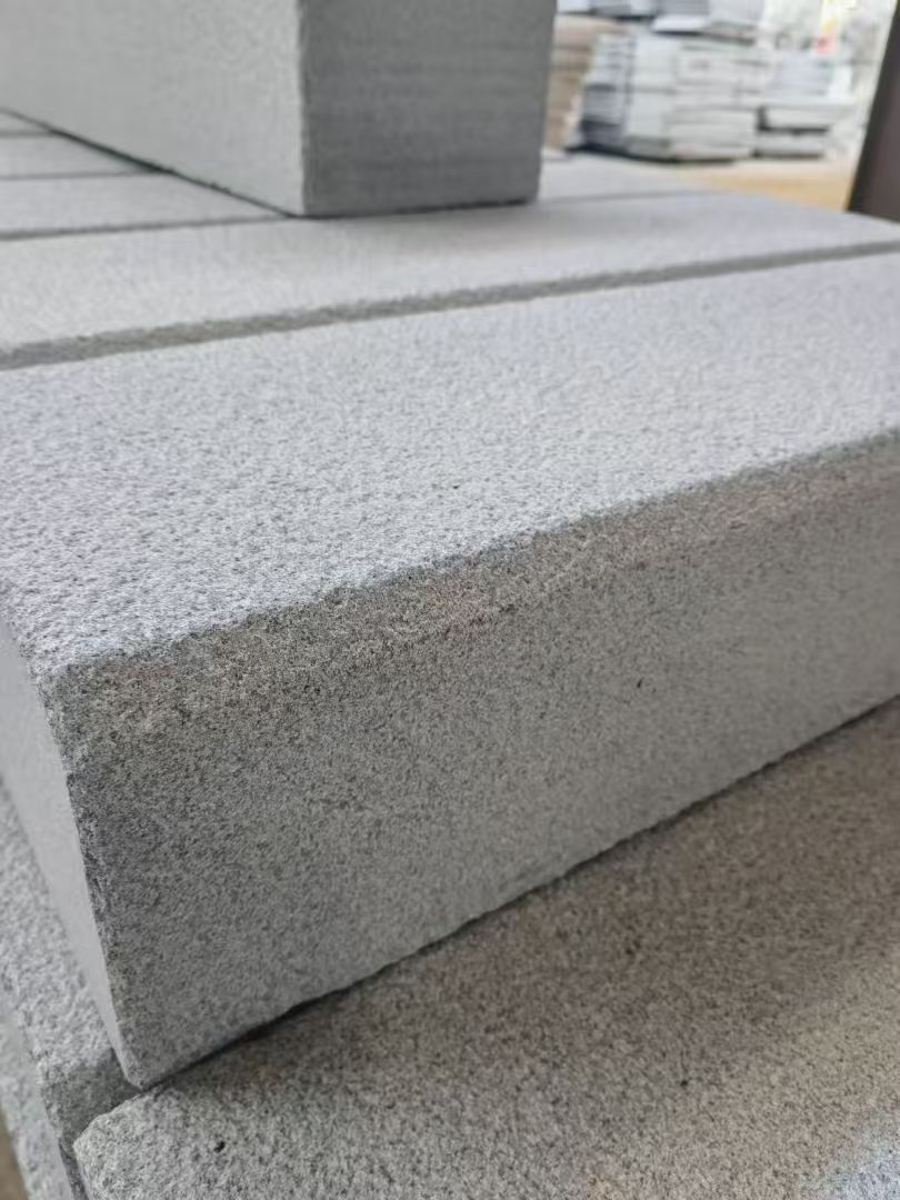 荆门 芝麻灰荔枝面路沿石